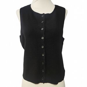 Chic Black Sleeveless Button-Down Top